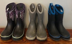lot 437 image: Youth Bogs and DSG Kids Rain Outdoor Boots