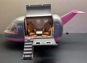 lot 438 image: Battat Lori Dolls Luxury Jet