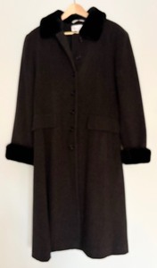 lot 400 image: Albert Nipon Studio Long Winter 100% Wool with Fur Cuffs and Neck