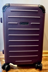 lot 158 image: Solgaard Lightweight and Sustainable Luggage Equipped with Signature FlowCloset
