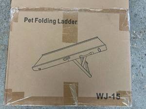 lot 1 image: Pet Folding LadderRamp