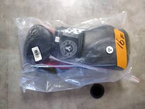 lot 91 image: Youngstar Athletics 8oz MMA Gloves Model YS-BG