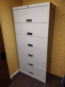 lot 116 image: HON Shelf File Cabinet, designed to use with end-tab folders Measures 36 L x 16.55 D x 75.5 H
