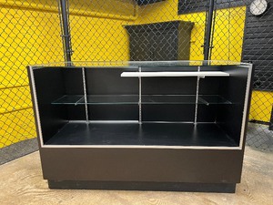 lot 103 image: Glass top display cabinet 60 w x 24 d x 40 t