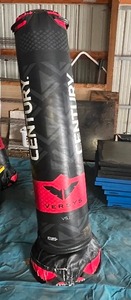 lot 11 image: Century Versys Vs.1 kicking bag