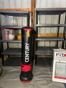 lot 31A image: Century Versys V.SPAR1 kicking bag approx 49 tall