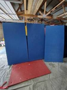 lot 16 image: (3) blue ZEBRA Mats 2 thick 2m x 1m so approx 3 3 x 6 5