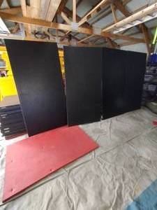 lot 47 image: (4) ZEBRA Mats 2 thick 2m x 1m so approx 3 3 x 6 5