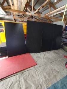 lot 48 image: (4) ZEBRA Mats 2 thick 2m x 1m so approx 3 3 x 6 5