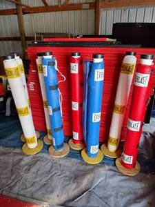 lot 138 image: Everlast 8 Colored Post Pads 58 tall