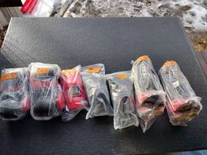 lot 136 image: CRNR gear. Kids Gloves, Kids shin guards, knee pads, knitted elbow pads
