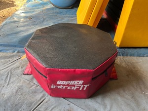 lot 35A image: Red Gopher introFit plyometric box 22 x 22 x 10 H