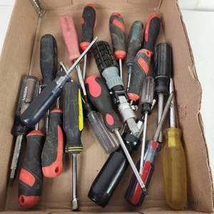 Lot Of Miscellaneous Screwdrivers And Miscellaneous Hand Tools Good Condition