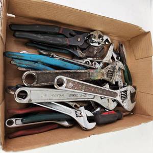 Large Lot Of Adjustable Wrenches Good Condition