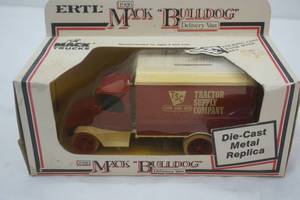 lot 22 image: Ertl Mack Bulldog, 1926 die cast model