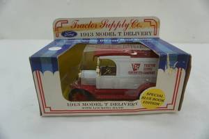 lot 24 image: Ertl Ford 1913 Model T diecast delivery truck model