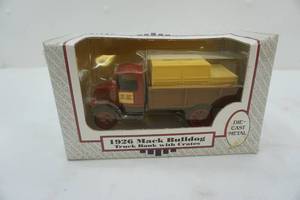 lot 25 image: Ertl 1926 Mack Bulldog coin bank