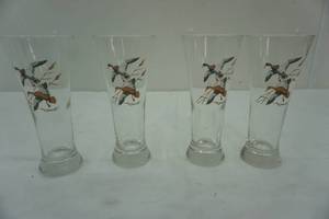 lot 53 image: Raedeke wildlife art on nice beer glasses
