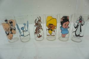 lot 86 image: Pepsi 1973 glasses set (6) Roadrunner, Porky and others