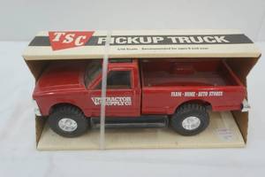 lot 100 image: TSC pickup truck, die cast
