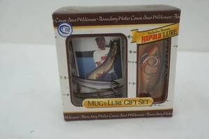lot 107 image: Rapala mug and lure set