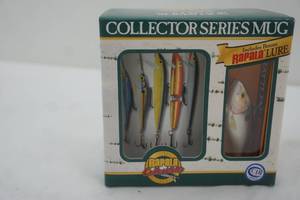 lot 112 image: Rapala mug and lure set