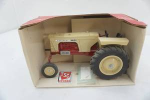 lot 144 image: Cockshutt 770. 116 Scale Collector Edition.