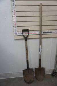 lot 200 image: long and short handled spade