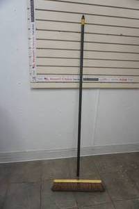 lot 205 image: shop broom