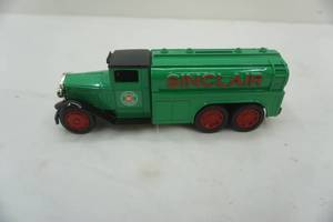 lot 242 image: Sinclair 1930 Diamond Tanker