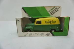 lot 248 image: John Deere Panel Delivery Truck Bank