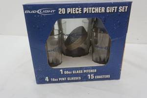 lot 308 image: But Light 20 pc Pitcher Gift Set in Box
