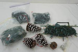 lot 311 image: Christmas lot