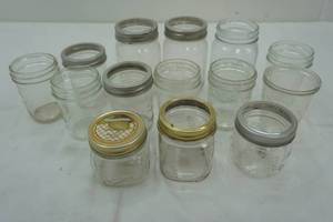 lot 319 image: canning jar lot