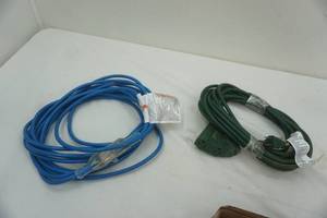 lot 383 image: heavy duty extension cords