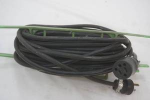 lot 386 image: heavy duty extension cord