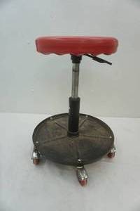 lot 397 image: Home Garage adjustable stool