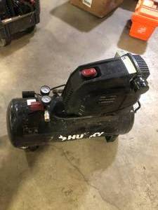 lot 5 image: Husky 8 Gallon 150PSI Hotdog Air Compressor For Parts Customer Returns See Pictures