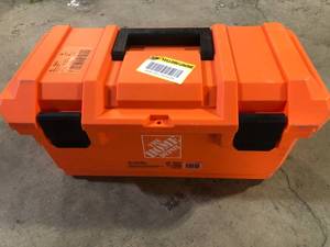 lot 6 image: 19 in. Plastic Portable Tool Box with Removable Tool Tray Customer Returns See Pictures