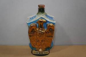 lot 21 image: Vintage New Hampshire Eagle Jim Beam Liquor Decanter