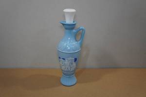 lot 32 image: Vintage Blue Grecian Milk Glass Jim Beam Decanter