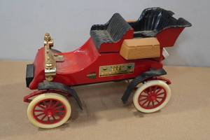 lot 49 image: Vintage Jim Beam Model A Ford Car Decanter