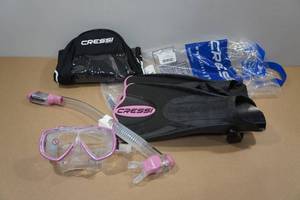 lot 65 image: Cressi Adult Palau Fin Snorkel Set -Fin Size SXS
