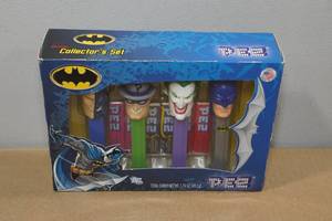 lot 75 image: Batman Pez Collectors Set