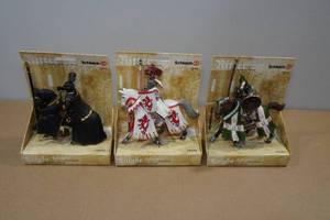 lot 185 image: Schleich Jousting Knights On Horses Action Figures
