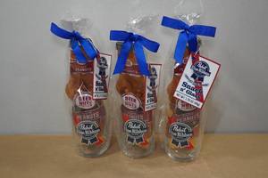 lot 208 image: Pabst Blue Ribbon Glass Gift Sets
