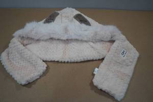 lot 214 image: Mona Momo Fuzzy Winter Hat