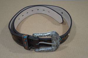lot 215 image: Leather Carved Pattern Belt with Silver Tone Buckle - 32-38