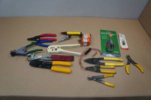 lot 263 image: Assorted Electrical Tools