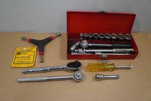 lot 266 image: Assorted Ratchets and Sockets - Mostly 38 Drive